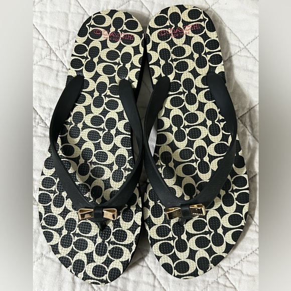 COACH signature flip flops sandals Sz 7-8 gold metal bow EUC - Picture 3 of 5